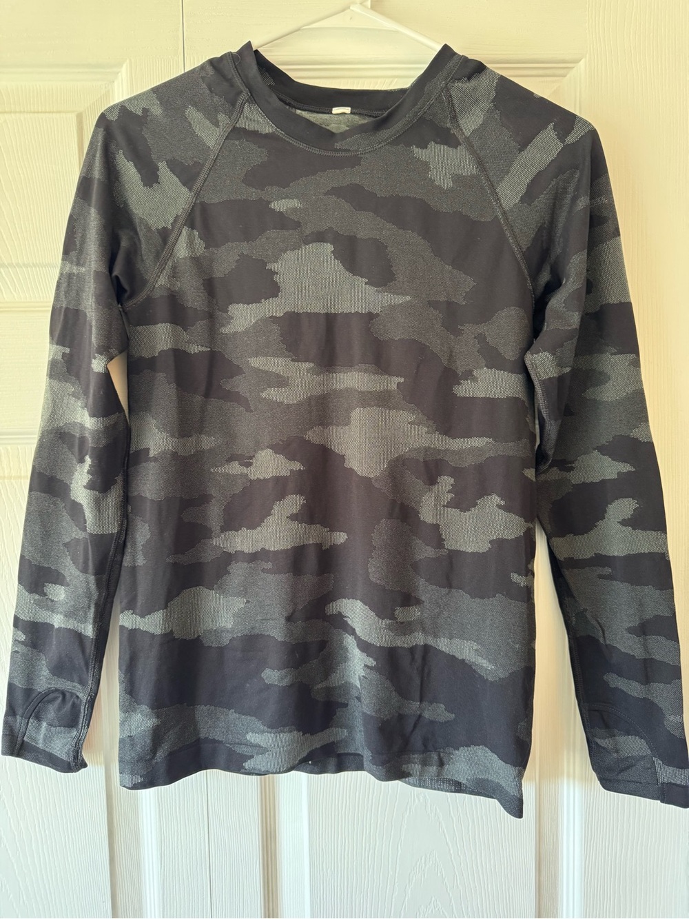 Athleta Gray & Black Camo Long Sleeve Top
